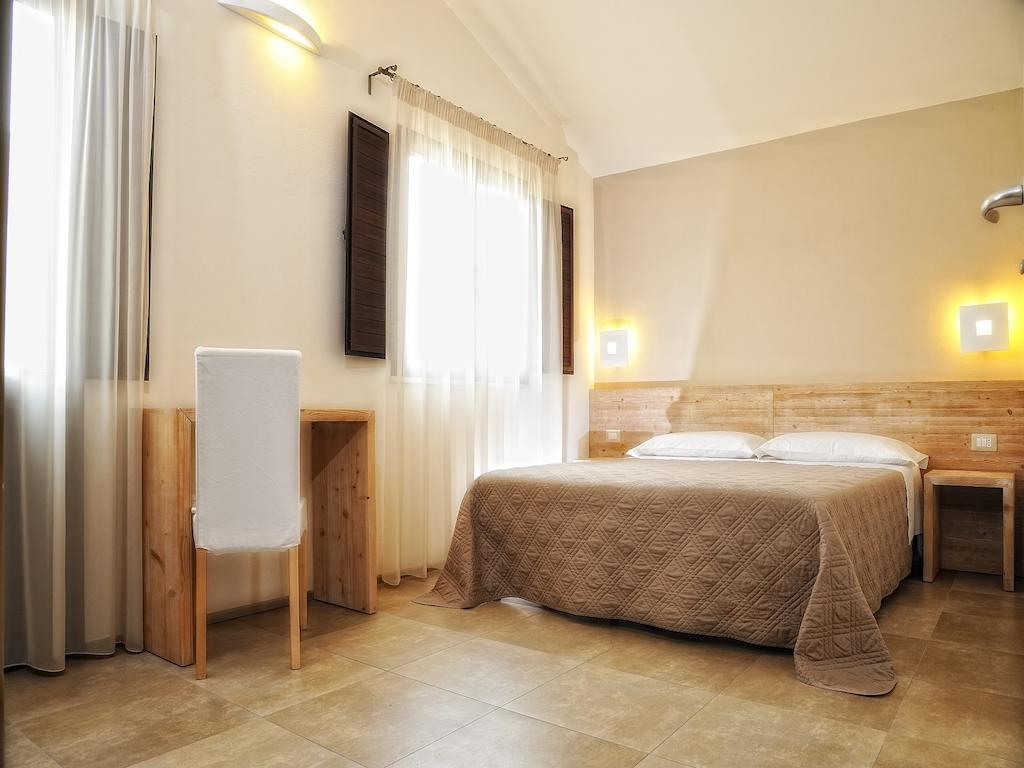B&B Le Cale Santa Maria Navarrese Szoba fotó