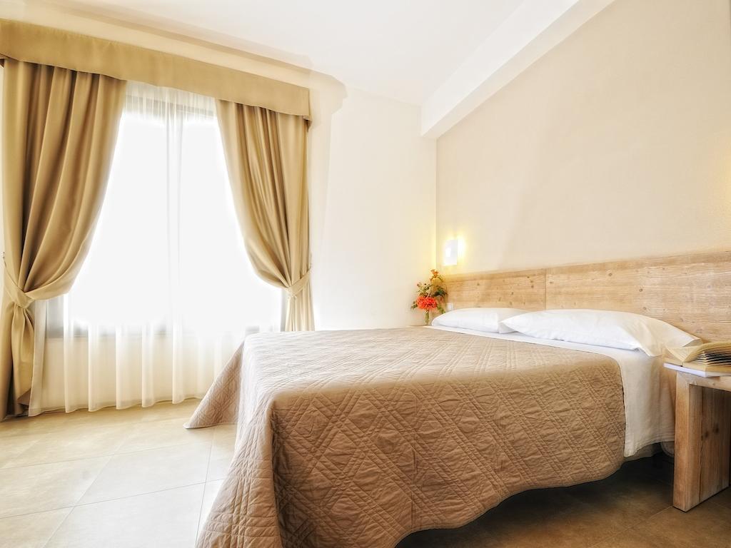 B&B Le Cale Santa Maria Navarrese Szoba fotó